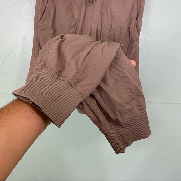 Lululemon Dance Studio Relaxed Fit Mid Rise Cargo Jogger Taupetastic XS - Picture 4 of 8